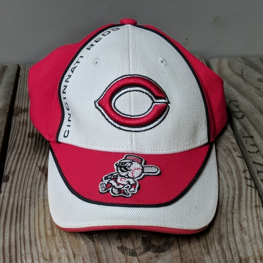 Cincinnati Reds hats